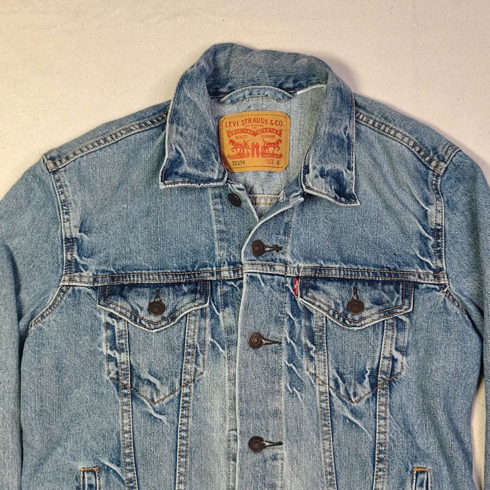 Levi's Men Trucker Jacket S Blue Denim 72334 Light Wash Classic Jean Jacket - Picture 2 of 12